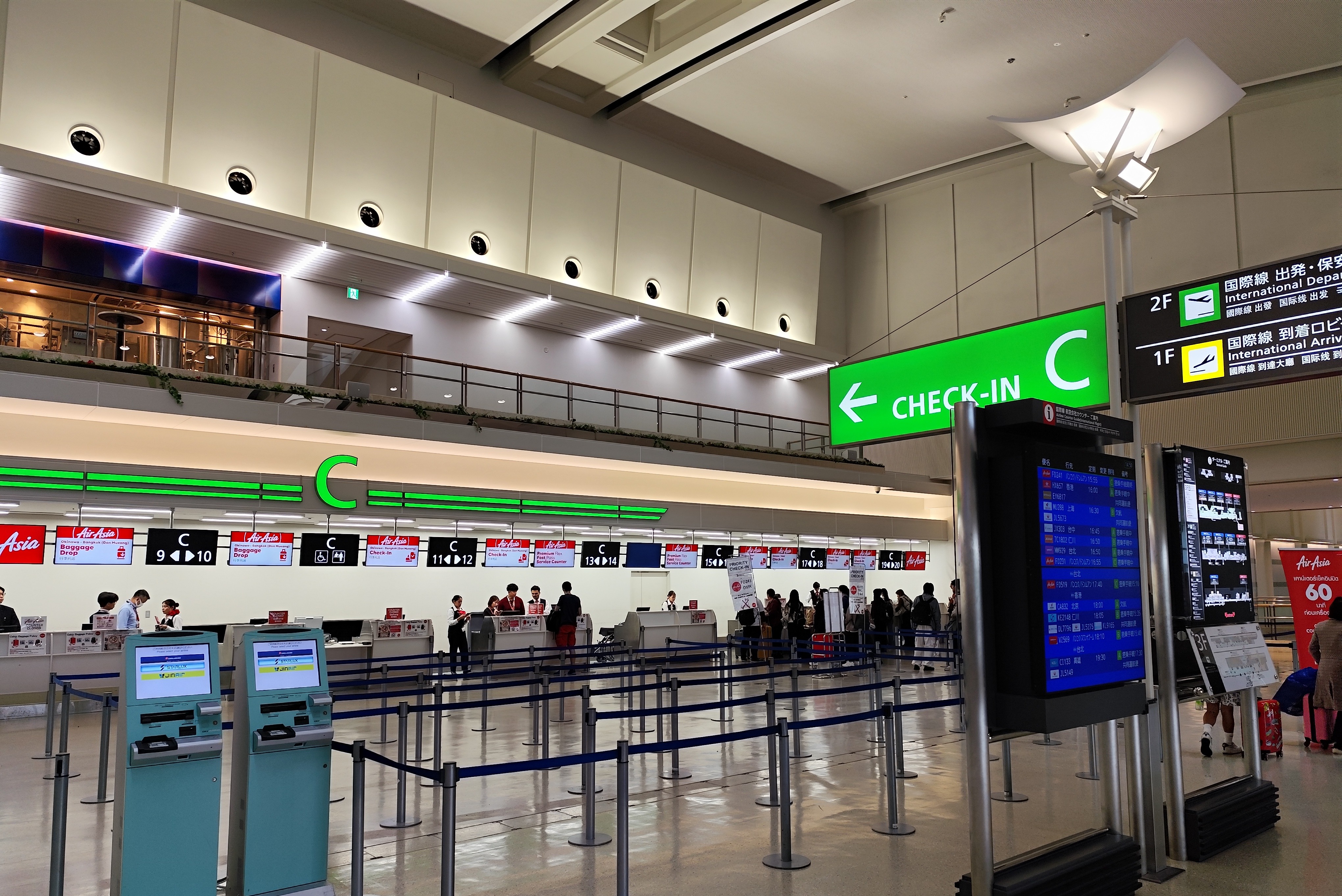 JP 沖繩 Okinawa 那霸機場 Naha Airport 離境 departure airline 航空公司服務台 check-in C counters February 2026 N13P 07