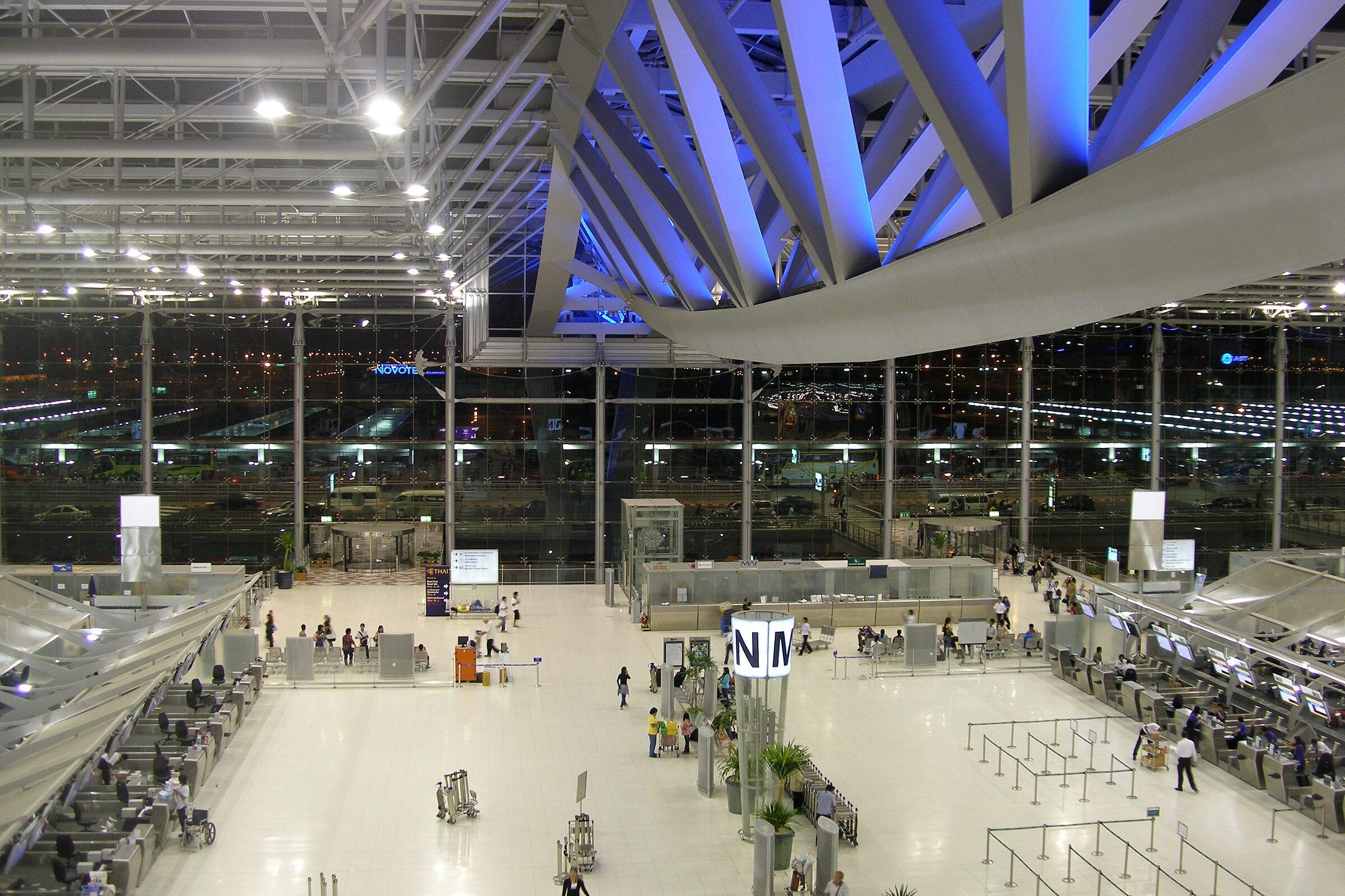 수완나품공항 출도착 홀