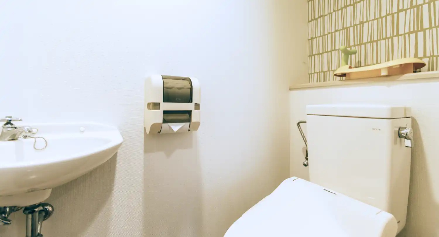 카메노이 호텔 벳푸 베이비룸 욕실과 유아용품