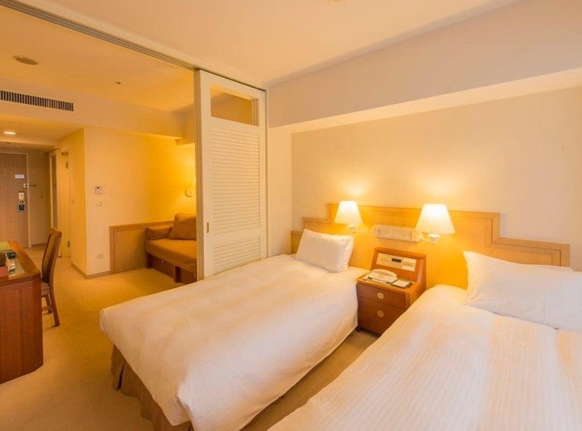 HOTEL MYSTAYS PREMIER 삿포로 파크 객실 침대와 조명