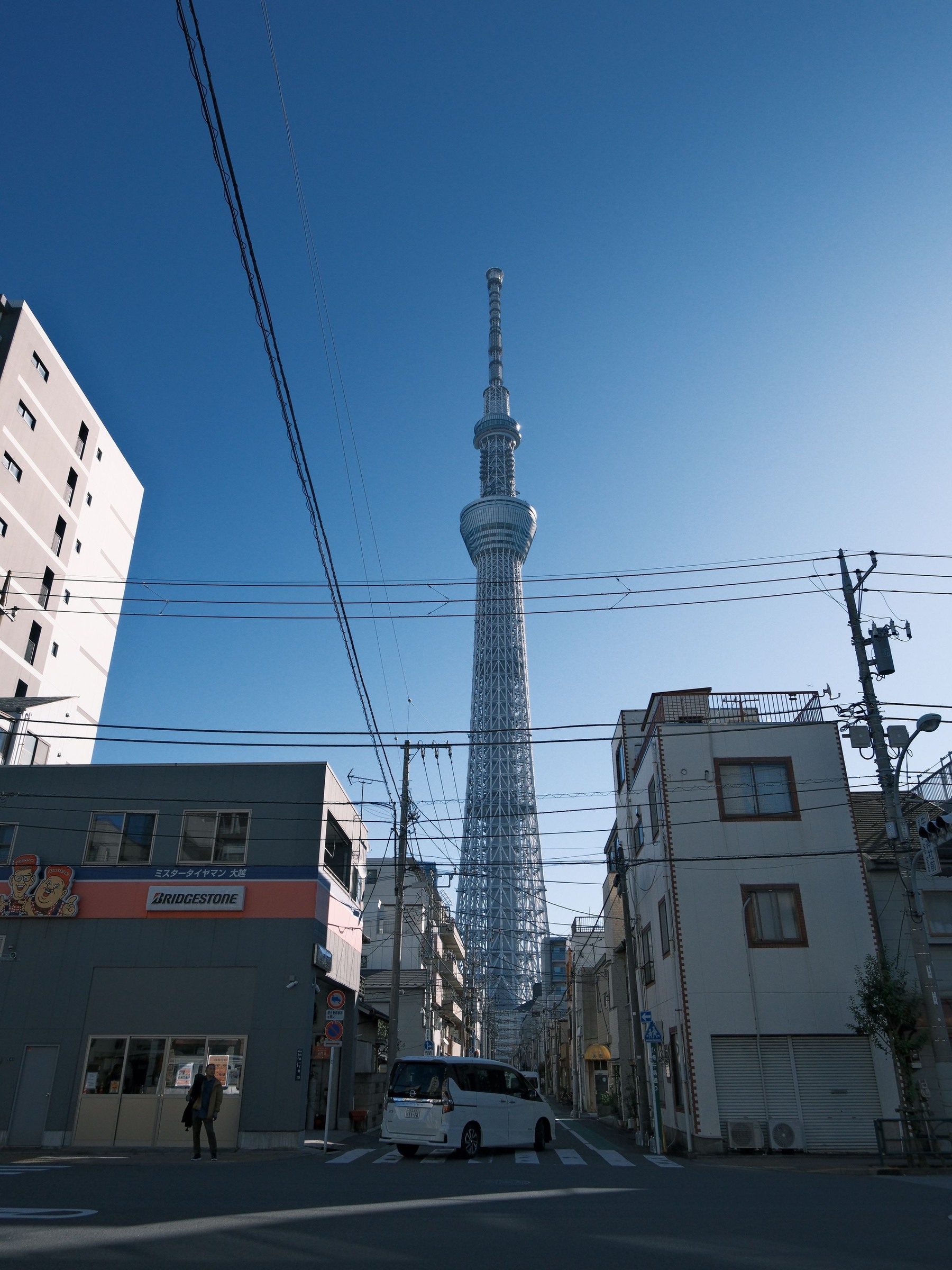 아사쿠사 거리에서 보이는 도쿄 스카이트리