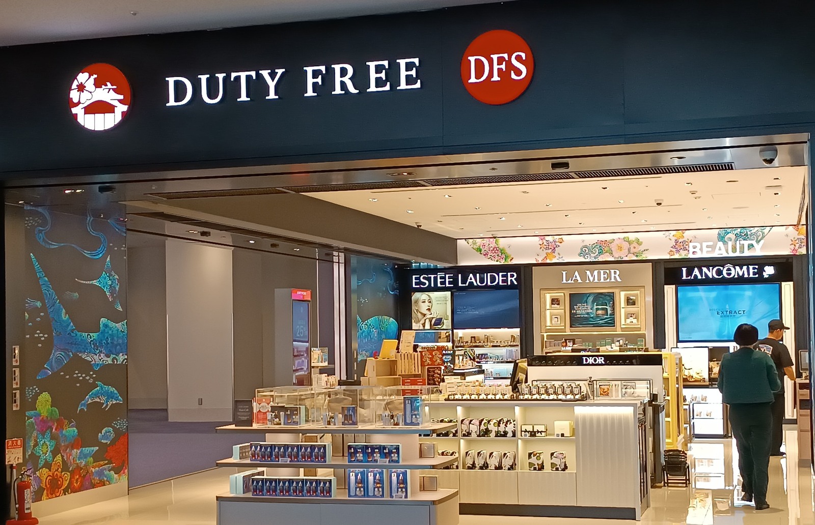 일본 면세 환급 안내용 나하공항 출국장 Duty Free DFS 매장 전경